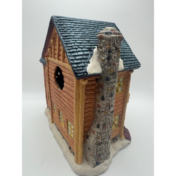 Christmas Streets 2005 Collection Porcelain Lighted House. - Picture 6 of 8